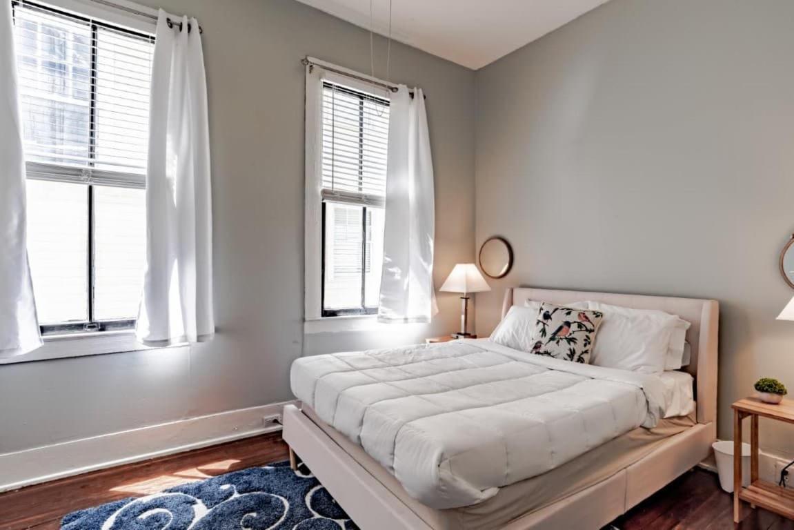 Mins From Downtown & Dining, Dauphin Darling 2 Apartment Mobile Bagian luar foto