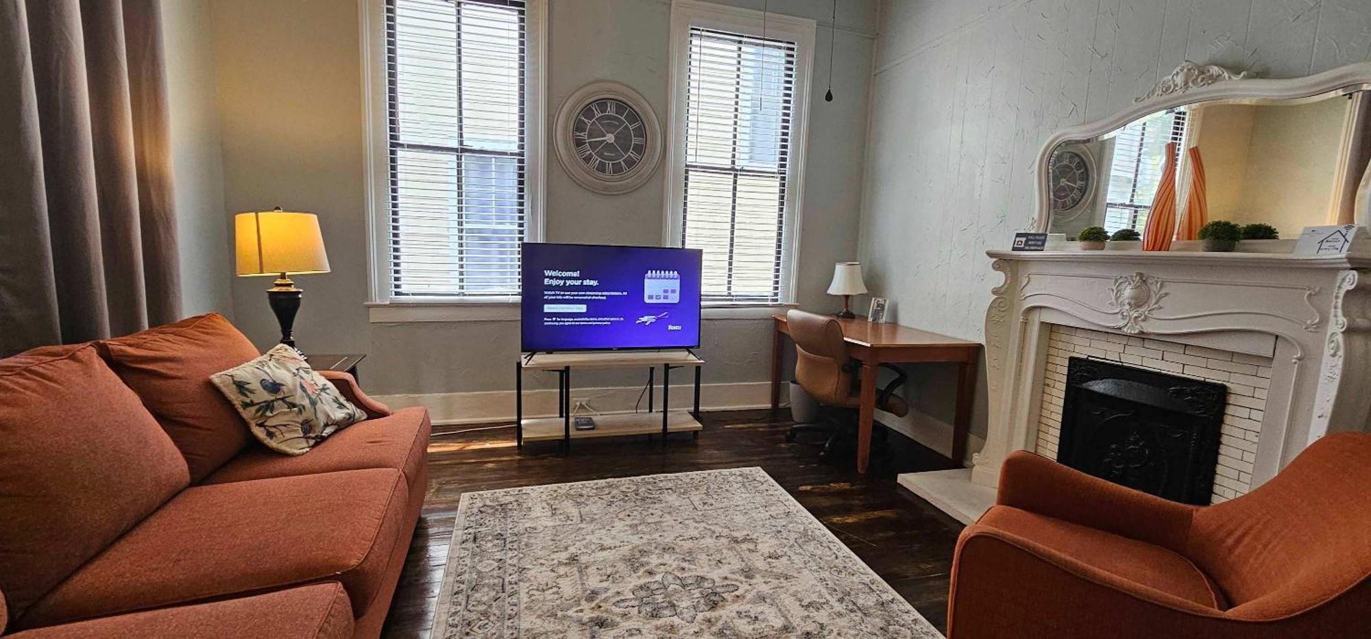 Mins From Downtown & Dining, Dauphin Darling 2 Apartment Mobile Bagian luar foto