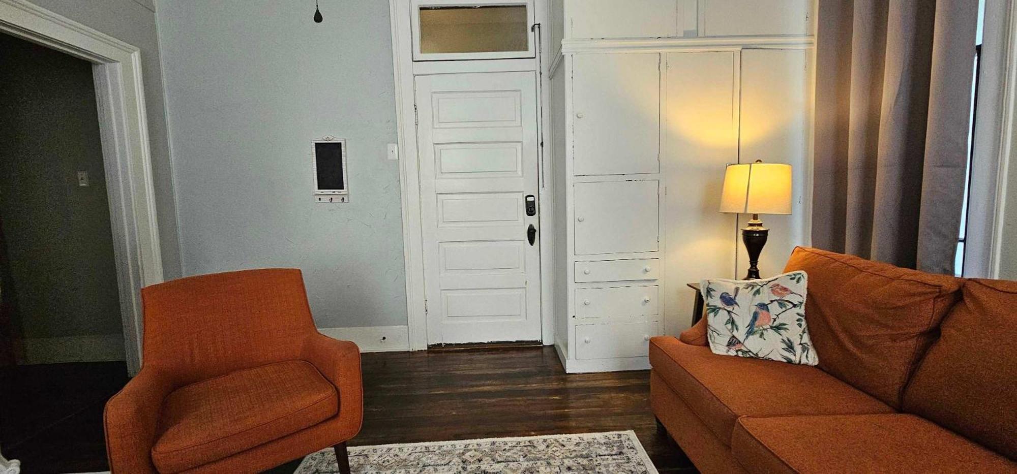 Mins From Downtown & Dining, Dauphin Darling 2 Apartment Mobile Bagian luar foto