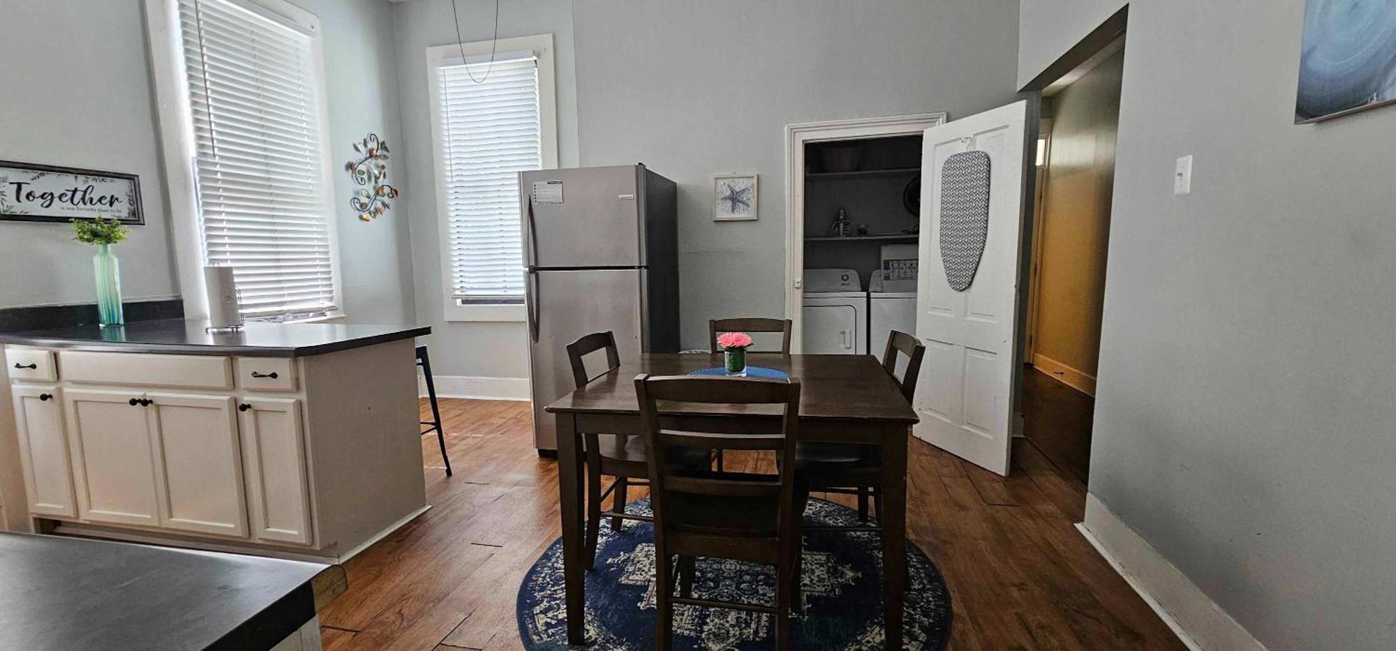 Mins From Downtown & Dining, Dauphin Darling 2 Apartment Mobile Bagian luar foto