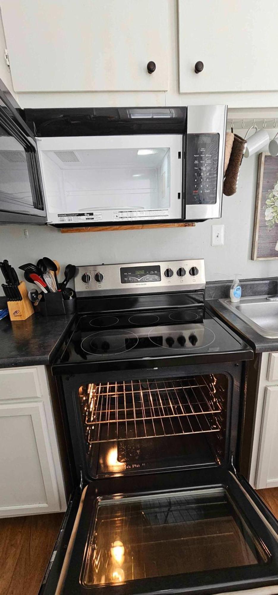 Mins From Downtown & Dining, Dauphin Darling 2 Apartment Mobile Bagian luar foto